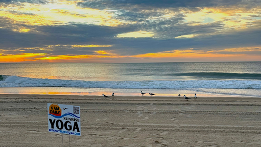 10 Reasons to Rise Early for Sunrise Yoga at the Beach